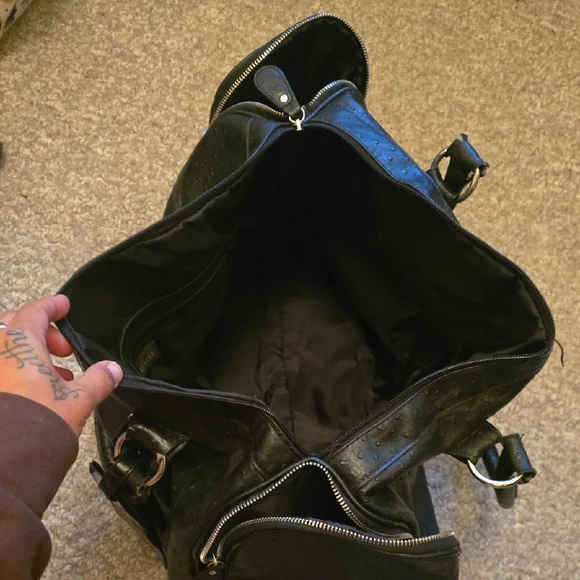 Black Ostrich-Pattern Weekender Bag - Picture 2 of 3